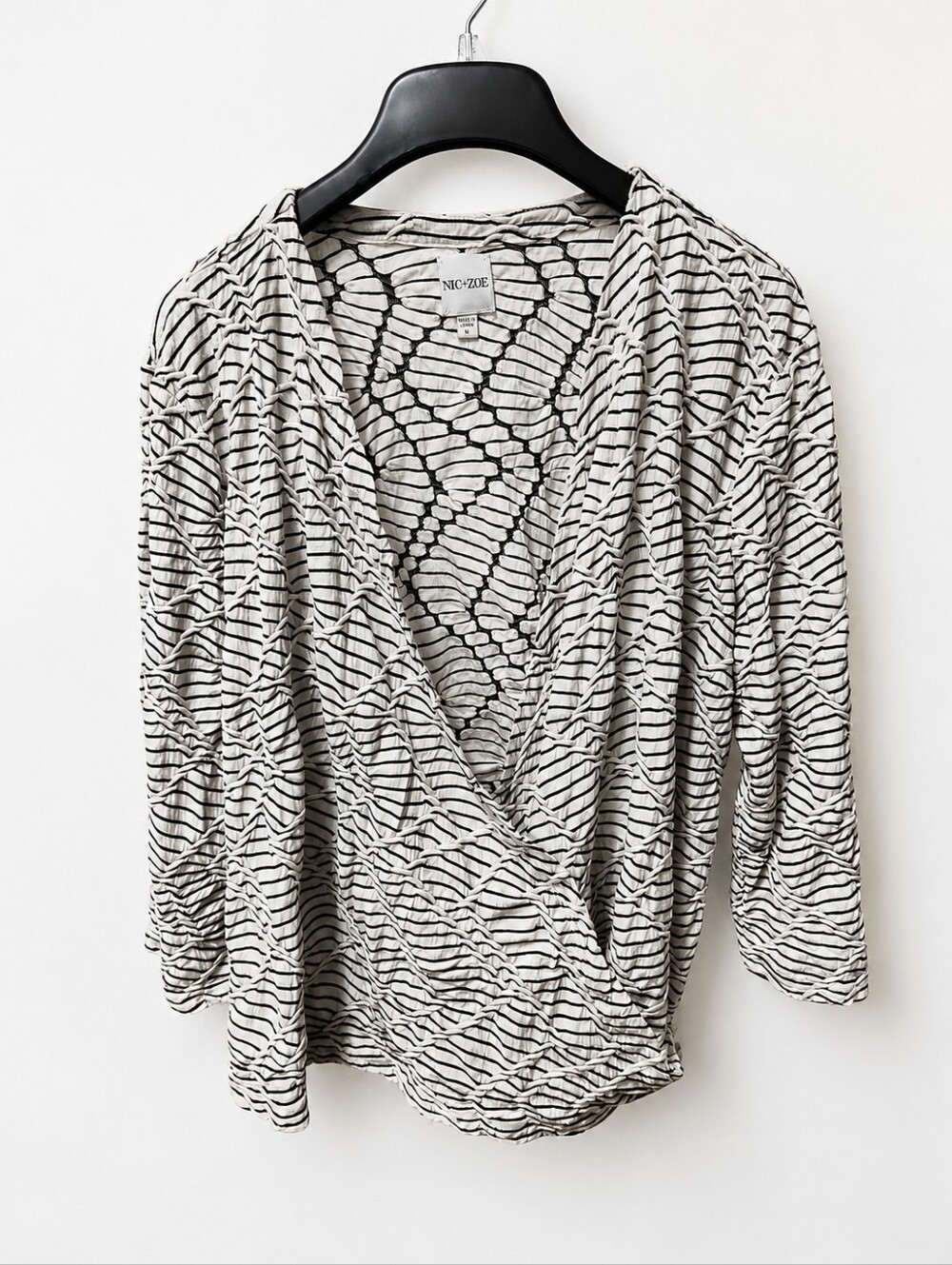 NIC+ZOE Ivory Black Textured Stripe Wrap Top 3/4 Sleeve L - Picture 2 of 14